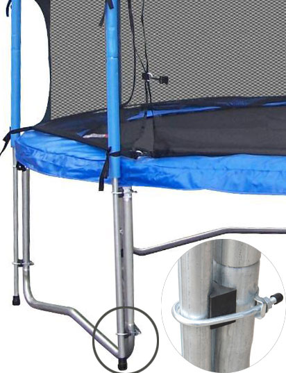 správné uchycení tyčí trampolíny