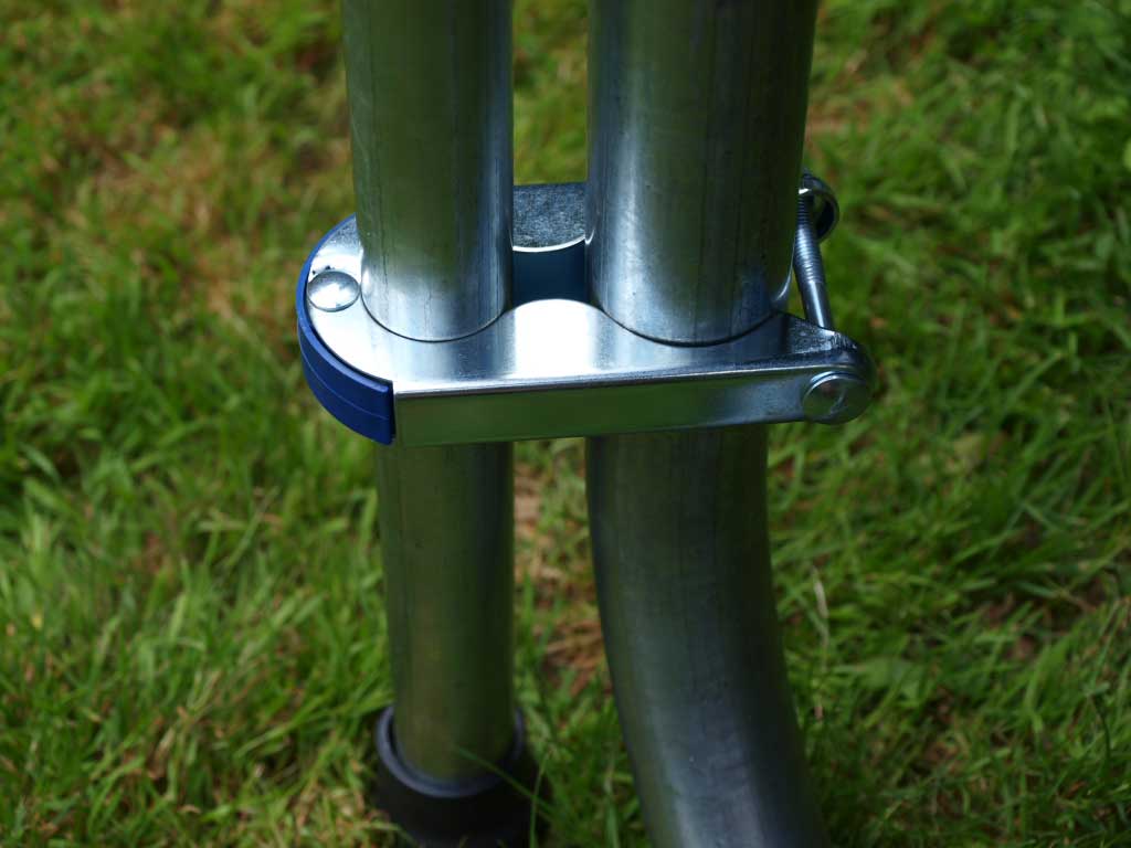 svorky k tyčím trampolíny