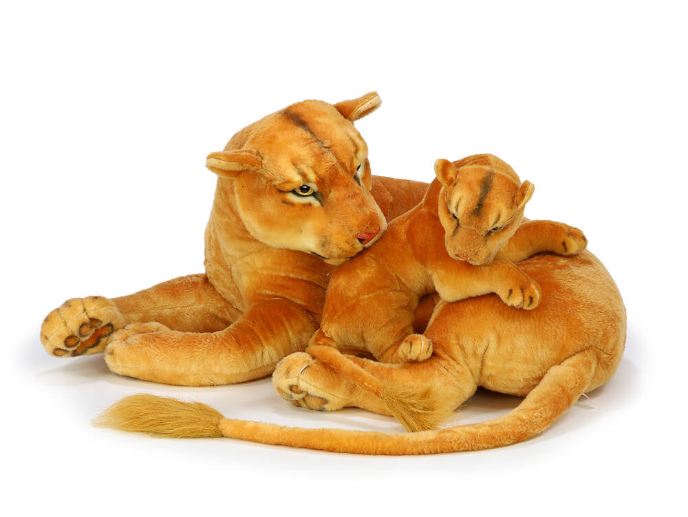 Plyšová lvice s mládětem 108 cm + ocas 63 cm